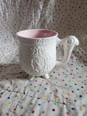 Disney Parks Mary Poppins Umbrela. Ceramic Mug with Pink Logo Marking